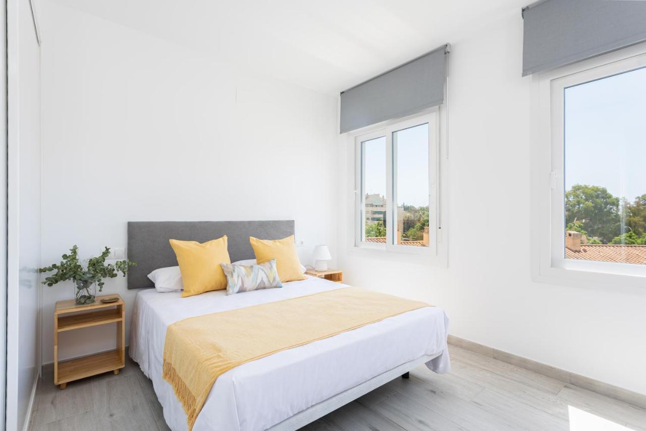 Apartamentos La Pelusa Málaga Eksteriør billede