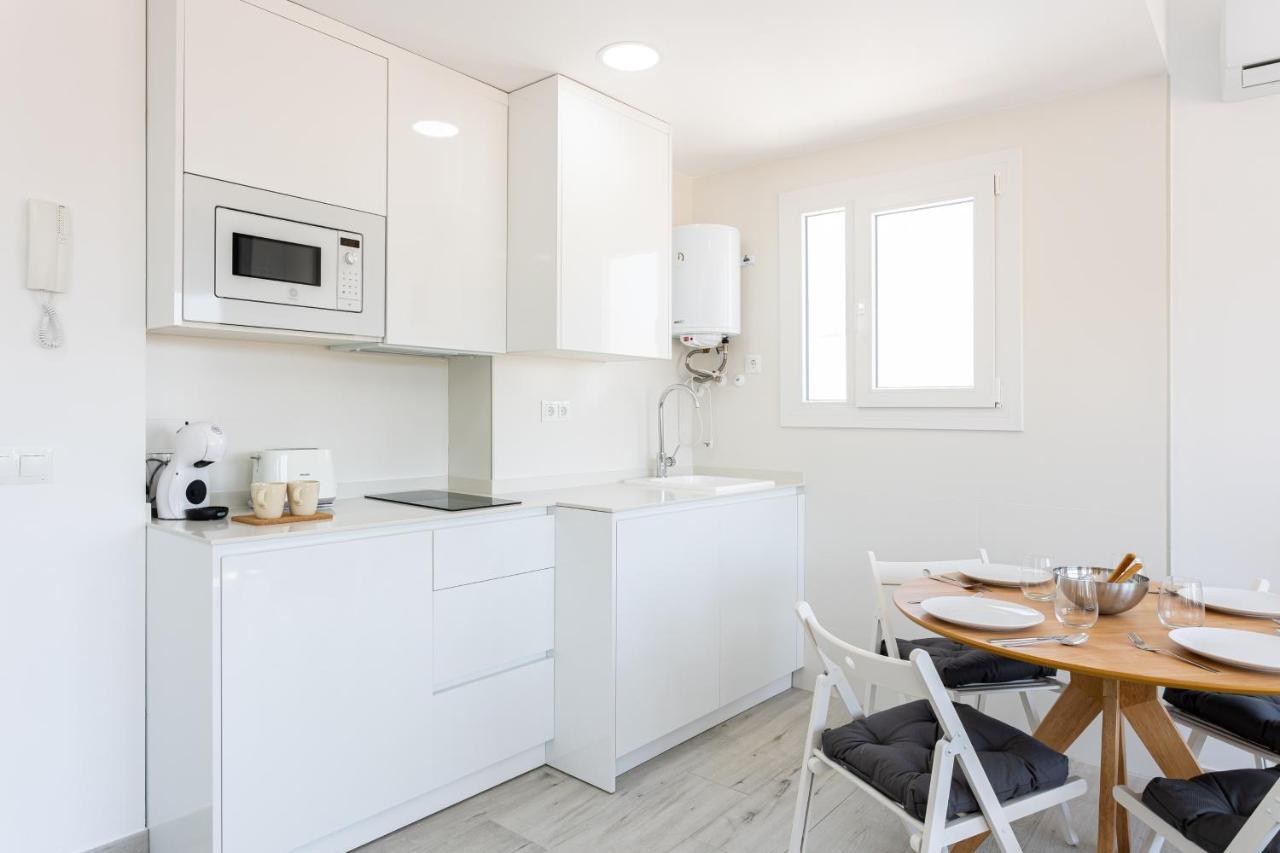 Apartamentos La Pelusa Málaga Eksteriør billede