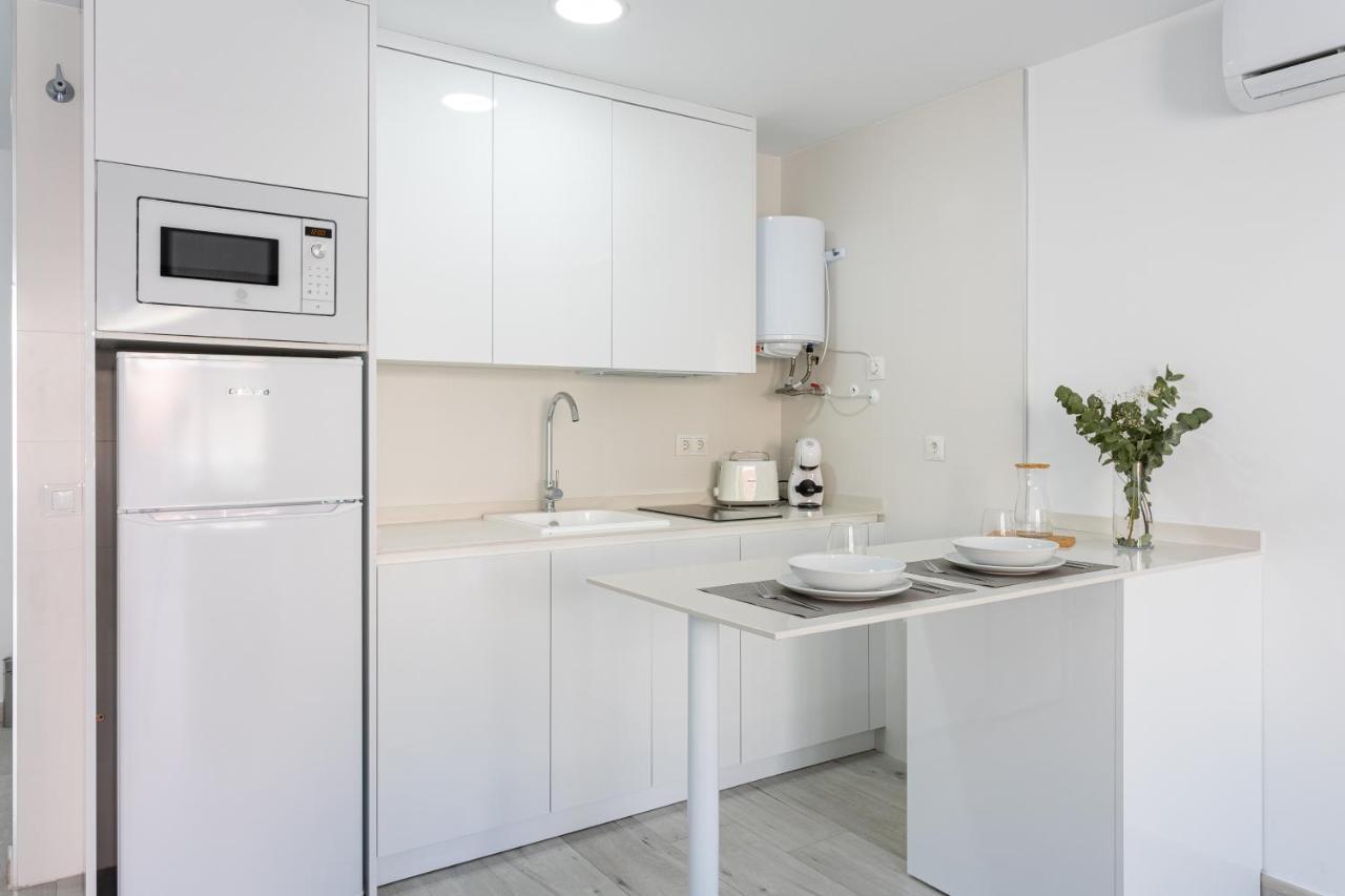 Apartamentos La Pelusa Málaga Eksteriør billede