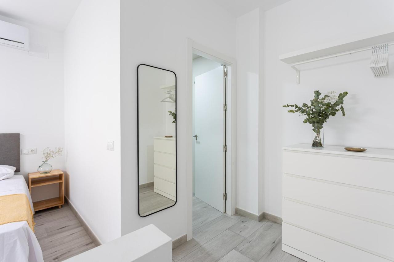 Apartamentos La Pelusa Málaga Eksteriør billede